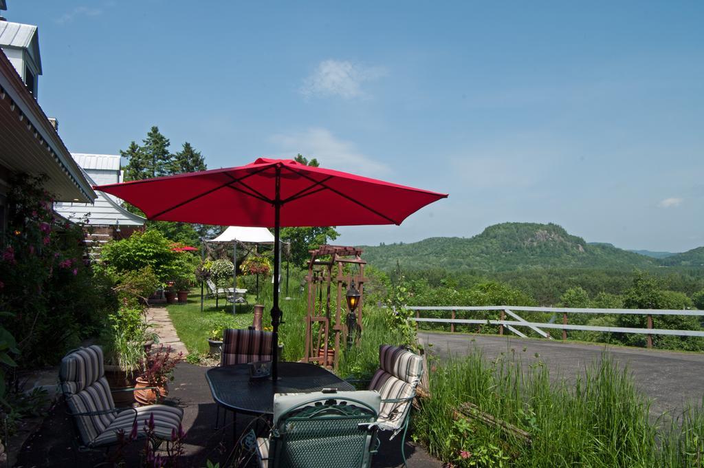 Le Petit Clocher Gite Touristique B & B Saint-Sauveur Exterior photo